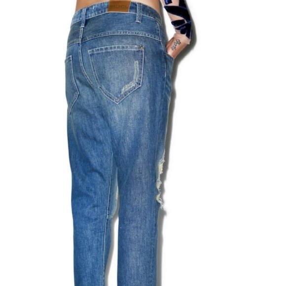 NWT Wildfox Distressed Cropped High Rise Slim Boyfriend Jeans Women's Size 24 - Picture 2 of 13